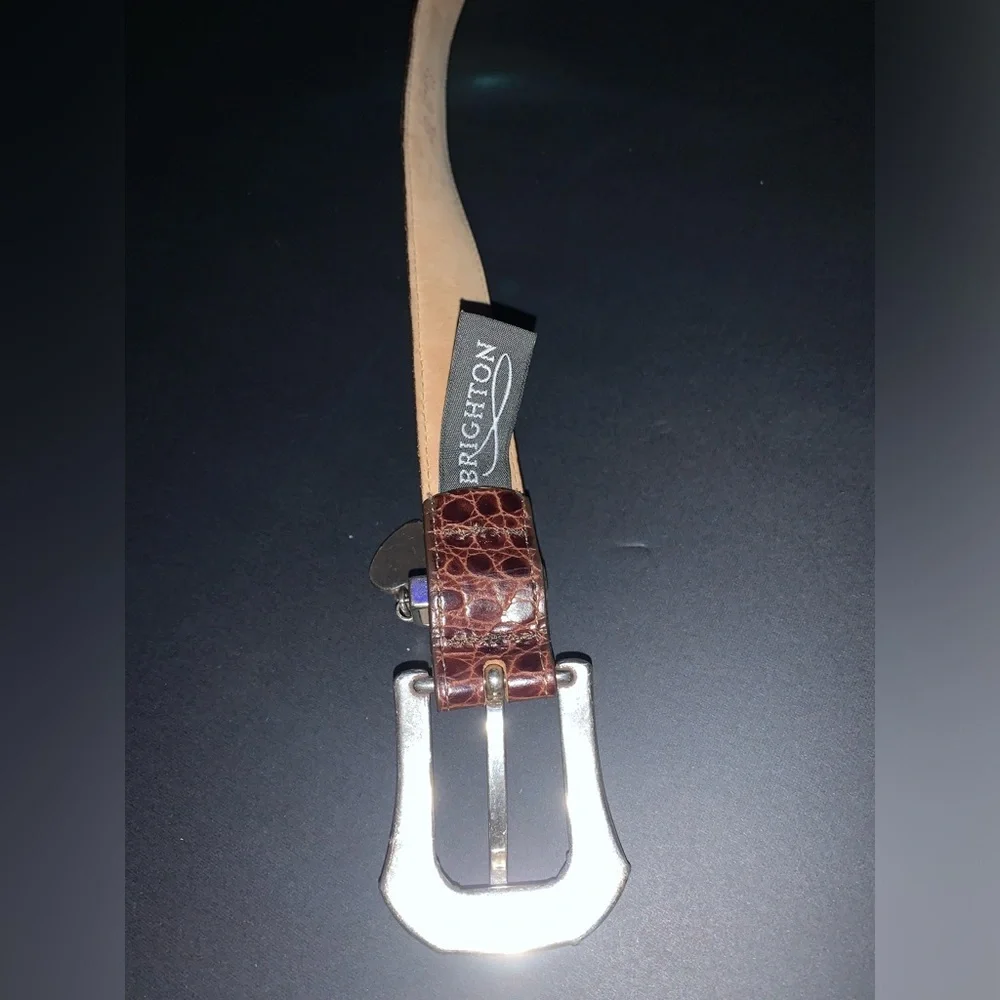 Vintage, Brighton Belt with a beautiful silver plated floral belt buckle. - Picture 3 of 8